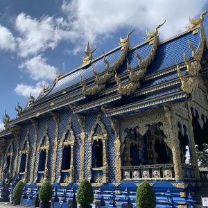Salida hacia CHANG MAI y visita a El Templo Blanco y el Templo Azul
